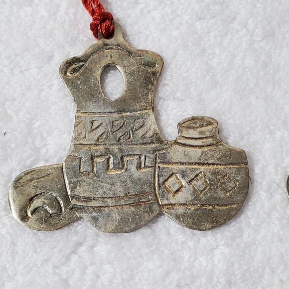 Set of 3 Etched Metal Southwest Native American Pottery Orn… - Picture 3 of 4